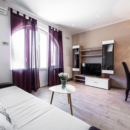 Pridvorje Village Apartments Mimi מראה חיצוני תמונה