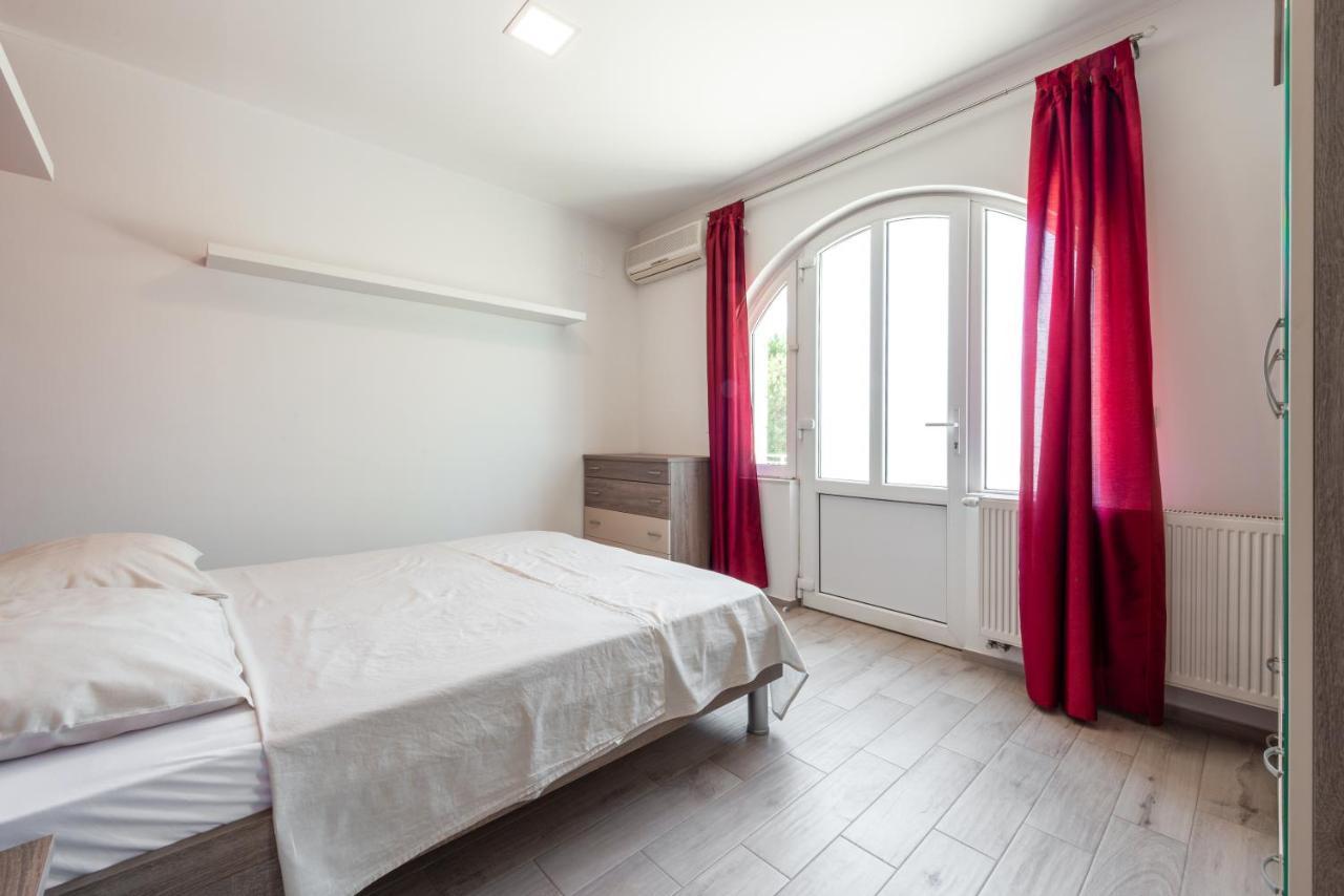 Pridvorje Village Apartments Mimi מראה חיצוני תמונה