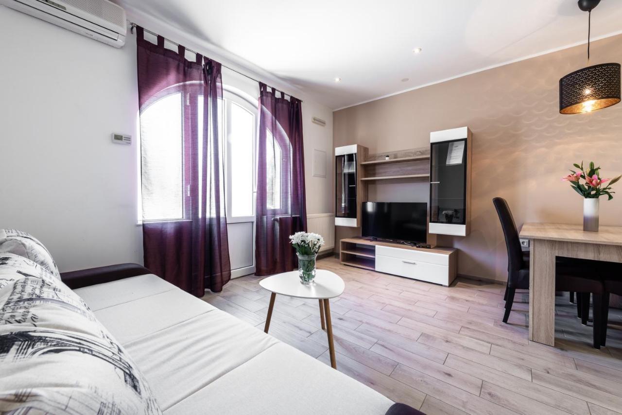 Pridvorje Village Apartments Mimi מראה חיצוני תמונה