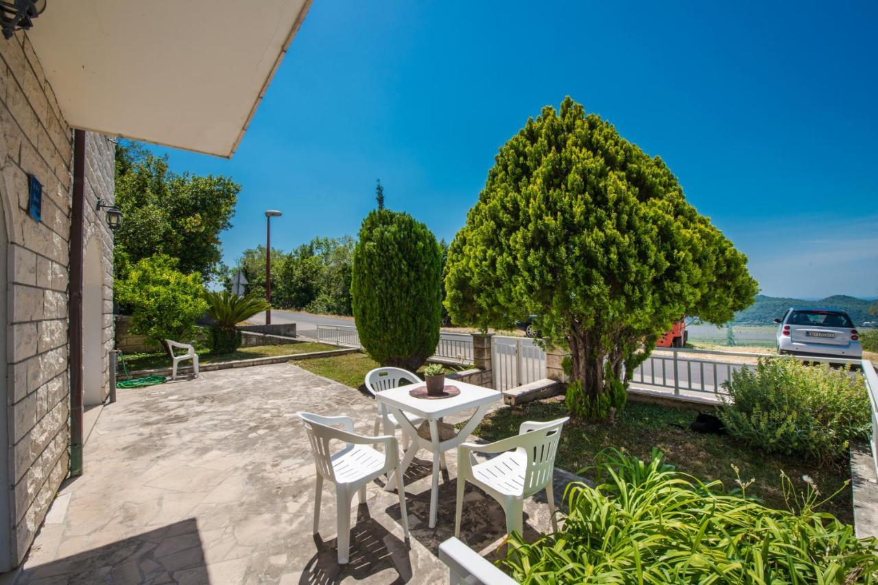 Pridvorje Village Apartments Mimi מראה חיצוני תמונה